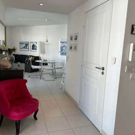 1 Bedroom Next To The And Port Vauban Apartment Antibes